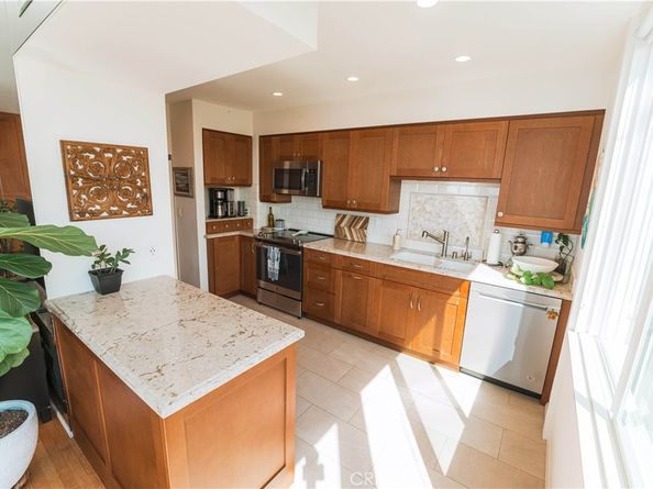 16 36th F, Long Beach CA 90803