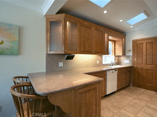 4831 Canoga Avenue, Woodland Hills CA 91364