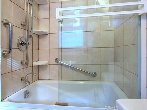 4831 Canoga Avenue, Woodland Hills CA 91364
