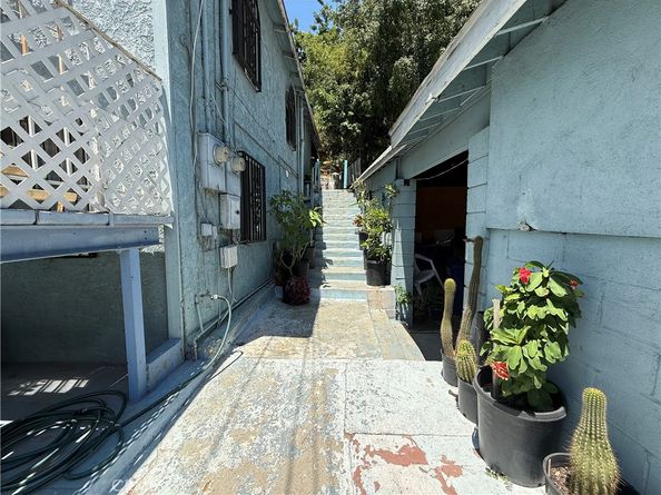 1041 Geraghty Ave, City Terrace CA 90063