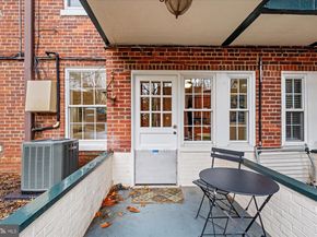 402 Commonwealth Avenue 106, Alexandria VA 22301