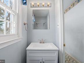 32 Lower Hilltop Road, Yardley PA 19067