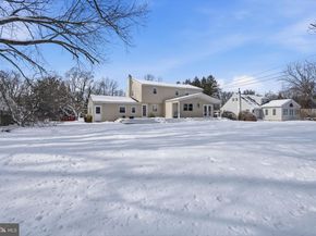 32 Lower Hilltop Road, Yardley PA 19067