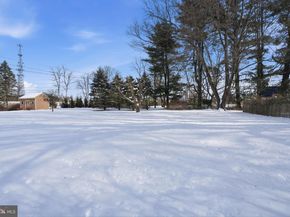 32 Lower Hilltop Road, Yardley PA 19067