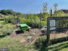 3770 39TH Street NW A133, Washington DC 20016