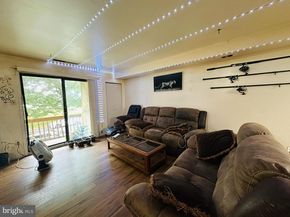 7525 Calvert Street, Philadelphia PA 19152