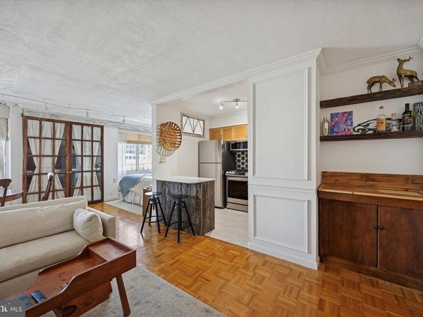 604 S Washington Square 1806, Philadelphia PA 19106