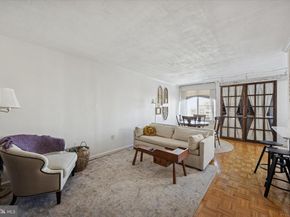 604 S Washington Square 1806, Philadelphia PA 19106