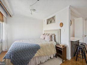 604 S Washington Square 1806, Philadelphia PA 19106