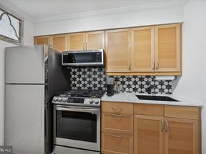 604 S Washington Square 1806, Philadelphia PA 19106