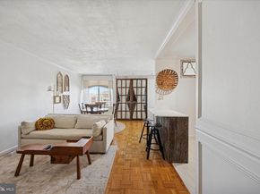 604 S Washington Square 1806, Philadelphia PA 19106