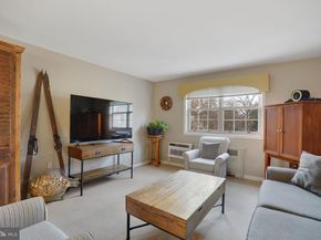 107 N George Mason Drive N 4, Arlington VA 22203