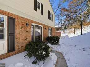 9652 Lindenbrook Street, Fairfax VA 22031