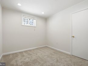 9652 Lindenbrook Street, Fairfax VA 22031