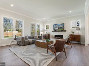 611 Gibson Drive SW, Vienna VA 22180