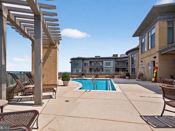 8220 Crestwood Heights Drive 418, Mclean VA 22102