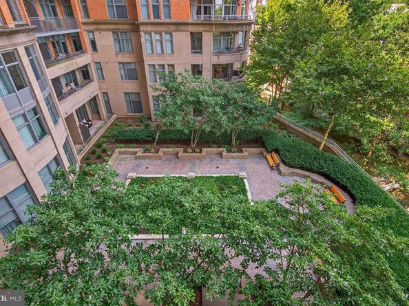 8220 Crestwood Heights Drive 418, Mclean VA 22102