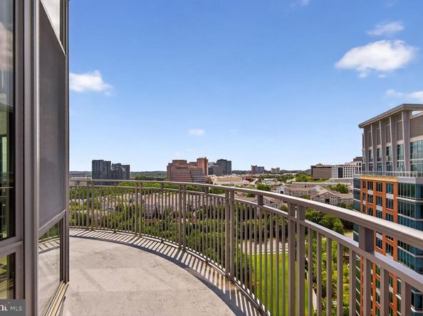 8220 Crestwood Heights Drive 418, Mclean VA 22102