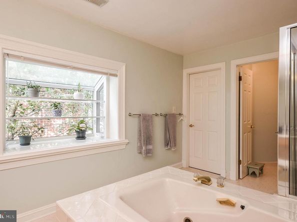 7806 Fox Gate Court, Bethesda MD 20817