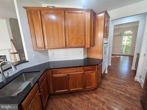 1652 Colonial Hills Drive, Mclean VA 22102