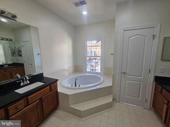 1652 Colonial Hills Drive, Mclean VA 22102