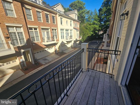 1652 Colonial Hills Drive, Mclean VA 22102