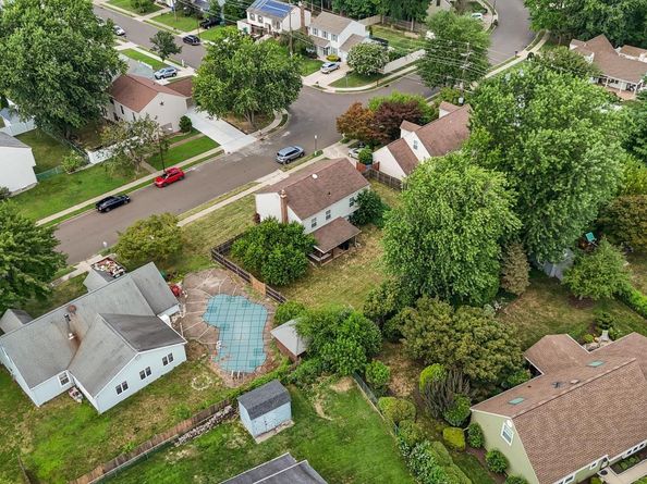 525 Nel Drive, Fairless Hills PA 19030