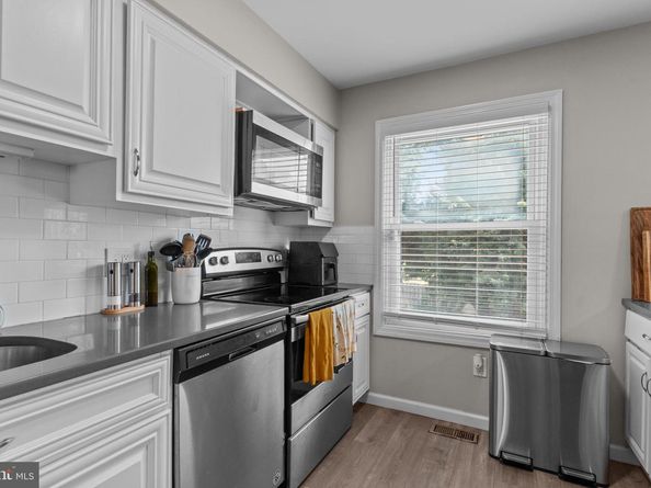 525 Nel Drive, Fairless Hills PA 19030