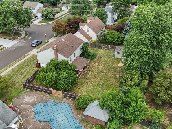 525 Nel Drive, Fairless Hills PA 19030