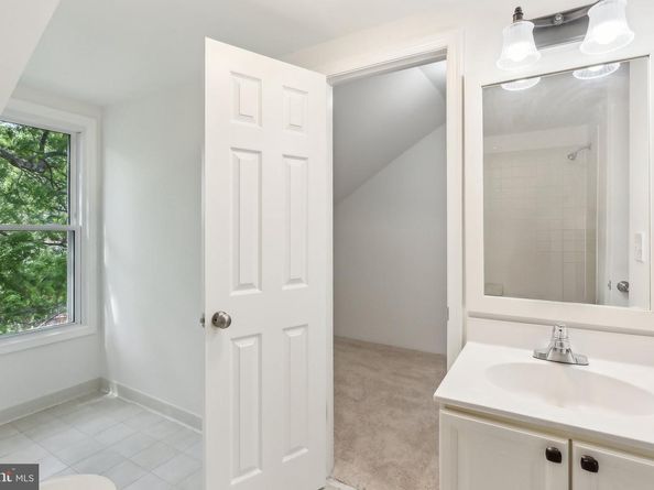 695 W Glebe Road, Alexandria VA 22305