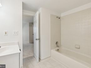 695 W Glebe Road, Alexandria VA 22305