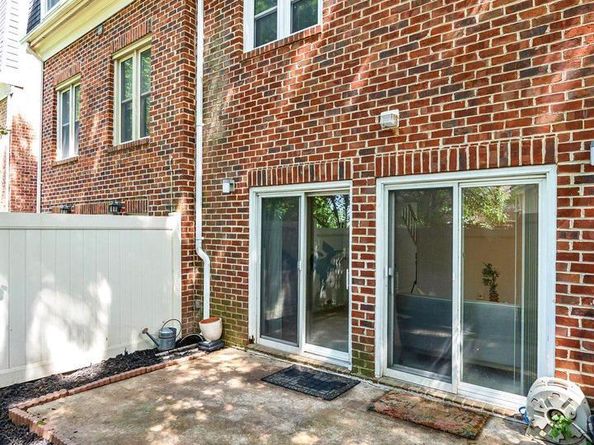 695 W Glebe Road, Alexandria VA 22305
