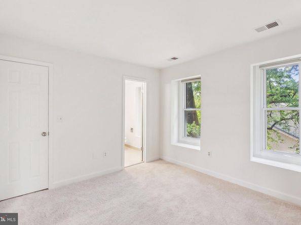 695 W Glebe Road, Alexandria VA 22305