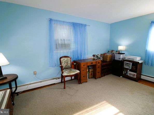 1132 Solly Avenue, Philadelphia PA 19111