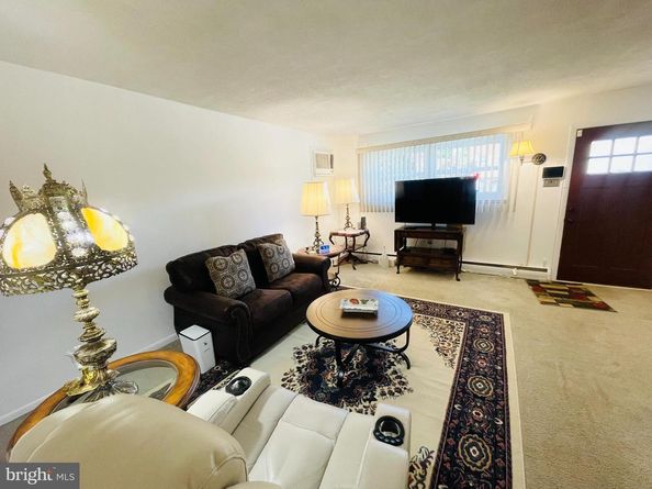 1132 Solly Avenue, Philadelphia PA 19111