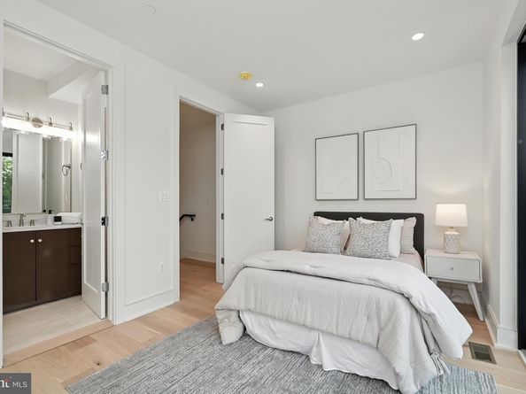 3622 S Street NW, Washington DC 20007
