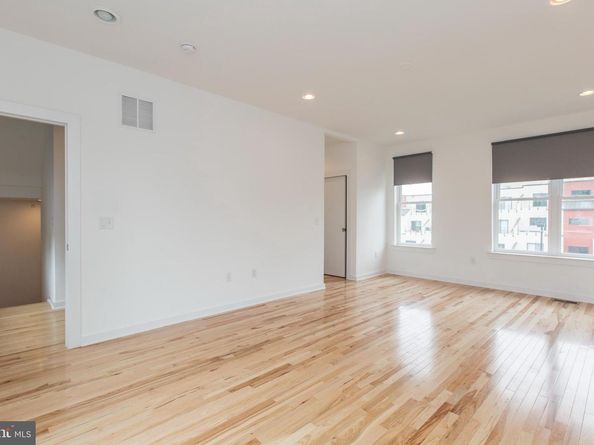3039 Baltz Street, Philadelphia PA 19121