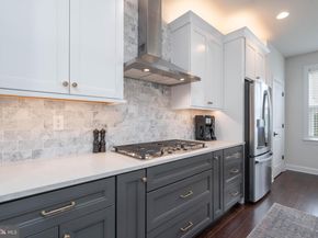 18 Lacey Lane, Warminster PA 18974