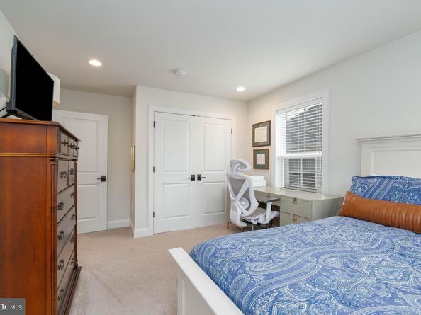 18 Lacey Lane, Warminster PA 18974