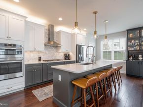 18 Lacey Lane, Warminster PA 18974