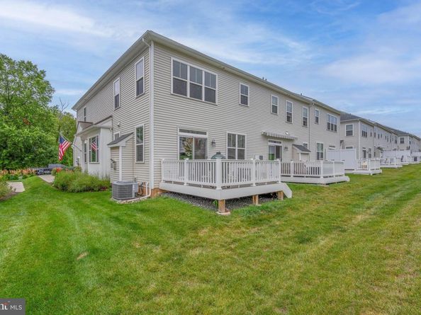 18 Lacey Lane, Warminster PA 18974