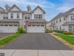 18 Lacey Lane, Warminster PA 18974