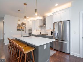 18 Lacey Lane, Warminster PA 18974