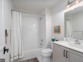 18 Lacey Lane, Warminster PA 18974