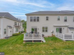 18 Lacey Lane, Warminster PA 18974