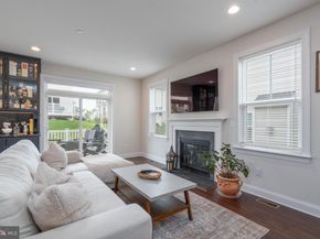 18 Lacey Lane, Warminster PA 18974