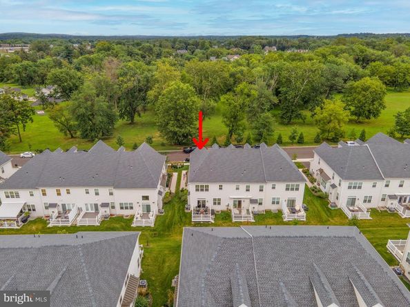 18 Lacey Lane, Warminster PA 18974