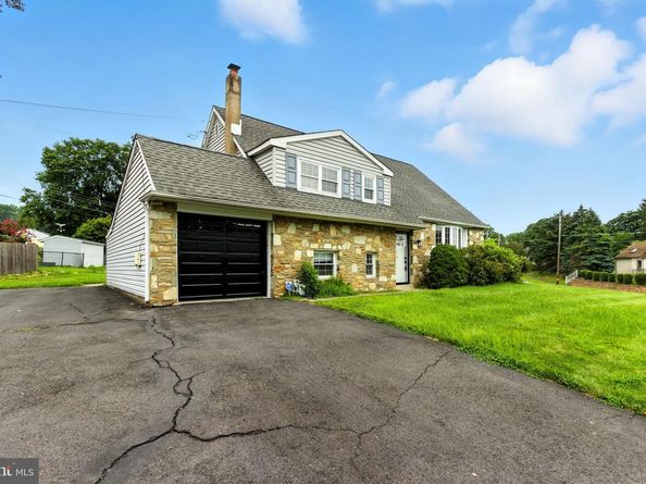 559 Maple Avenue, Southampton PA 18966