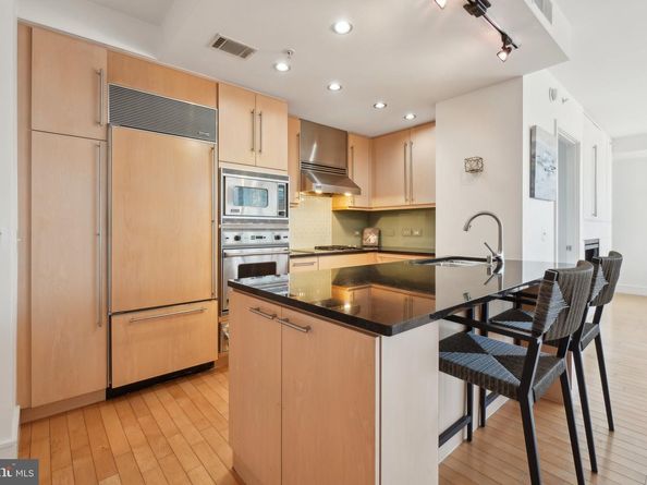 2001 15TH Street N 1008, Arlington VA 22201