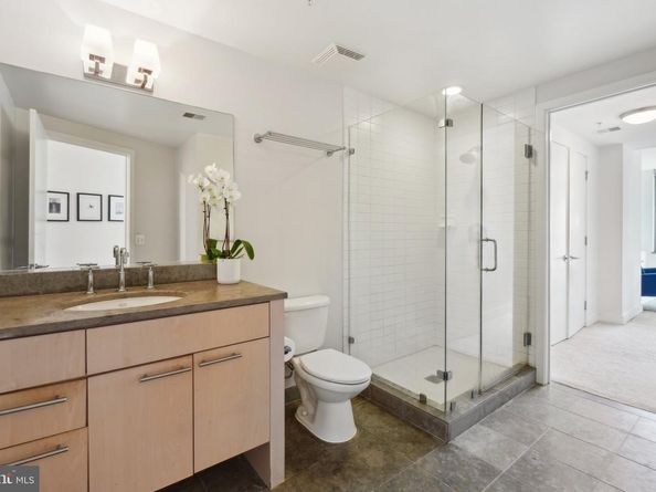 2001 15TH Street N 1008, Arlington VA 22201